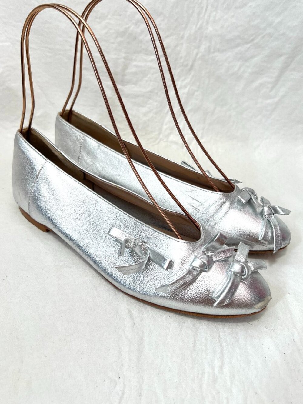 Guja ballet flats silver metallic leather bows 36 6 US womens slip on shoes